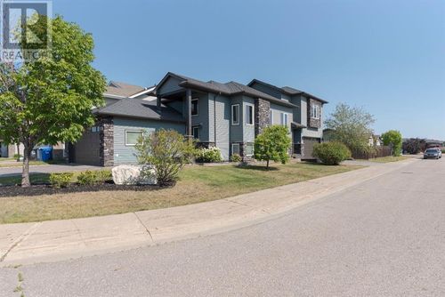 137 Shore St, Fort Mcmurray, AB, T9K0E5 | Card Image