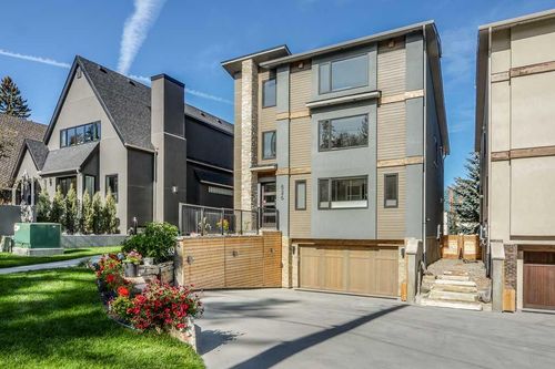 826 Durham Ave Sw, Calgary, AB, T2T5R2 | Card Image