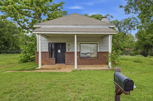 510 W Willingham St, Cleburne, TX, 76033-4825 | Card Image