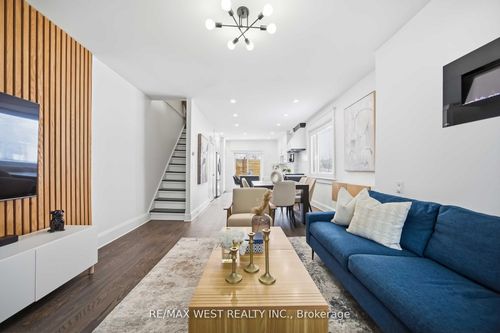 902 Woodbine Ave, Toronto, ON, M4C4B5 | Card Image