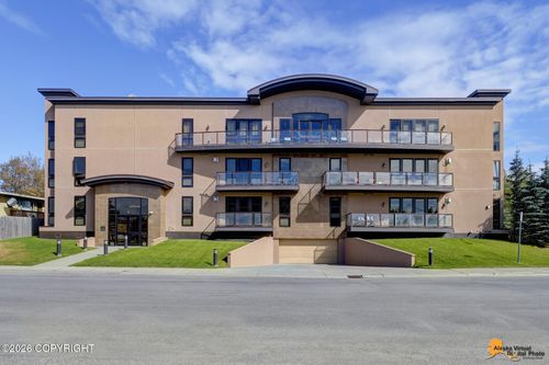 104-101 W 13th Ave, Anchorage, AK, 99501-4485 | Card Image
