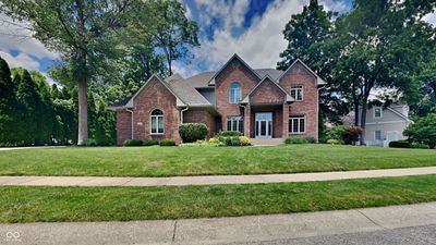 8826 Otter Cove Circle, House other with 4 bedrooms, 3 bathrooms and null parking in Indianapolis IN | Image 2