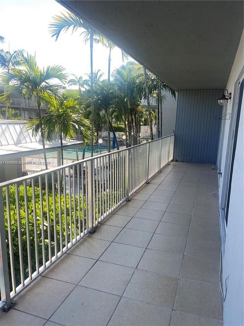 apt-210s-7401 Sw 82nd St, Miami, FL, 33143-7368 | Card Image