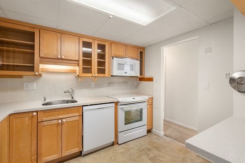 23-40 Bigelow Ave, Watertown, MA, 02472 | Card Image