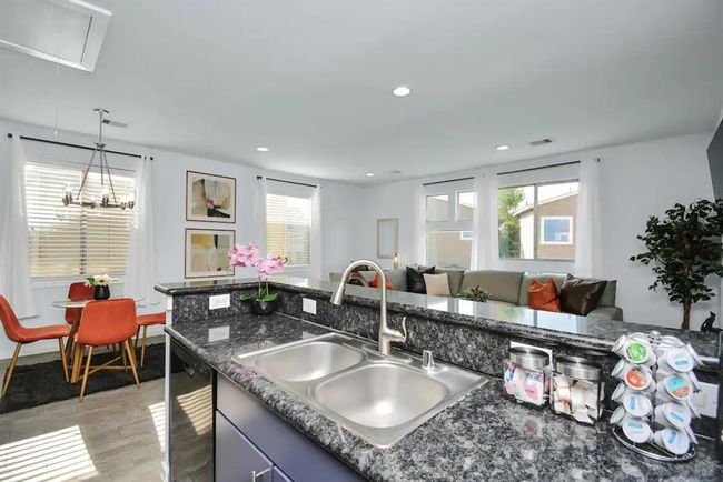 5411 Lindsay Ln, Townhouse with 2 bedrooms, 3 bathrooms and null parking in Houston TX | Image 9