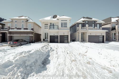 32 Hildred St, Welland, ON, L3B0J9 | Card Image