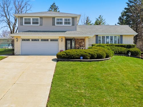 715 Pinecroft Dr, Roselle, IL, 60172-3046 | Card Image