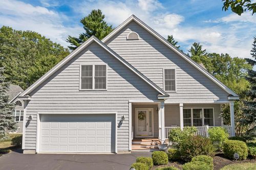 7 Woodside Dr, Stratham, NH, 03885-6548 | Card Image