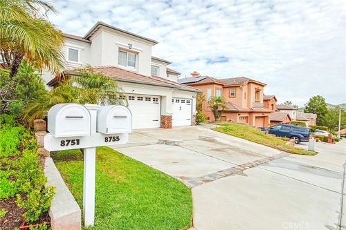 8755 E Garden View Dr, Anaheim, CA, 92808-1669 | Card Image