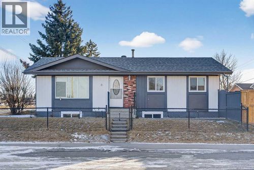 8 Malvern Cres Ne, Calgary, AB, T2A6Z6 | Card Image