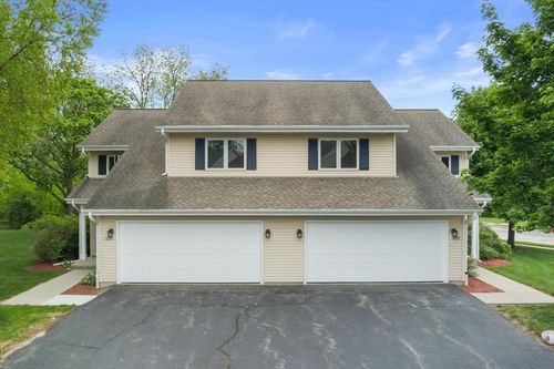 1057 Fleetfoot Drive, Waukesha, WI, 53186 | Card Image