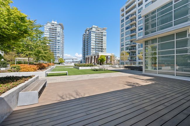 1107 - 15165 Thrift Avenue, Condo with 2 bedrooms, 2 bathrooms and 2 parking in White Rock BC | Image 19