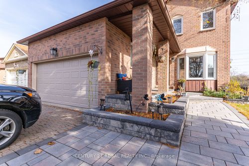 28 Upland Dr, Whitby, ON, L1N8H8 | Card Image