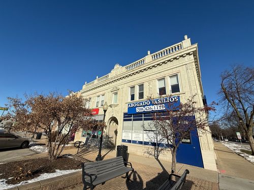 2f-6626 Cermak Rd, Berwyn, IL, 60402-1895 | Card Image