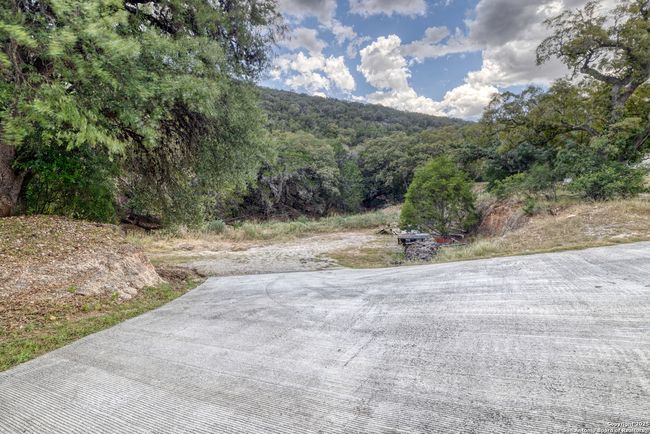 457 N Tomahawk Way, House other with 4 bedrooms, 3 bathrooms and null parking in Concan TX | Image 53