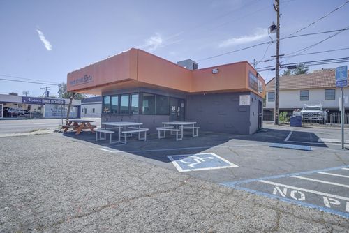1718 Court St, Redding, CA, 96001-1720 | Card Image