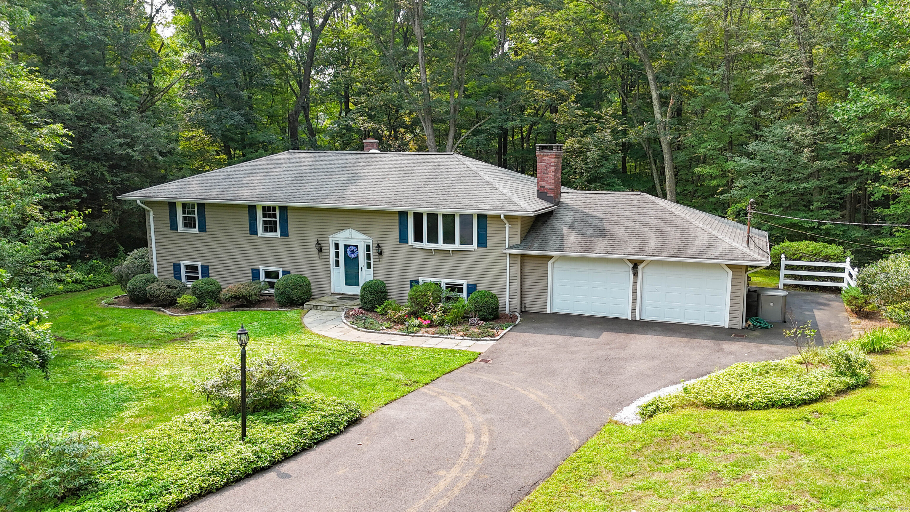 Stony Brook Rd, Middlebury, CT 06762