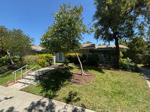 b-737 Avenida Majorca, Laguna Woods, CA, 92637-6768 | Card Image