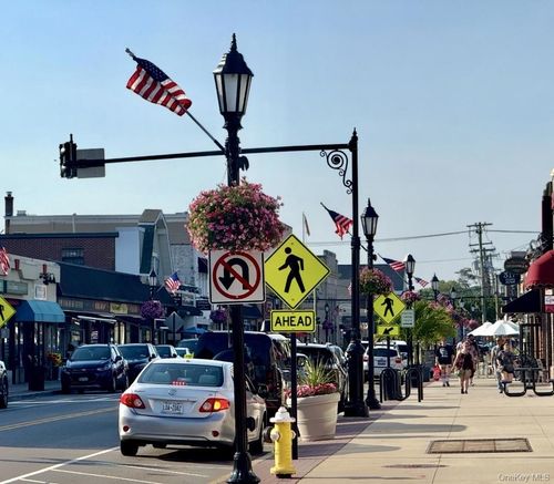 apt-b10-490 Main St, Farmingdale, NY, 11735-3516 | Card Image