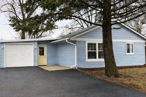 11 Helm Road, Carpentersville, IL, 60110 | Card Image