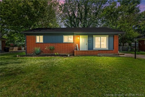 829 Marigold Dr, Jeffersonville, IN, 47130-4952 | Card Image