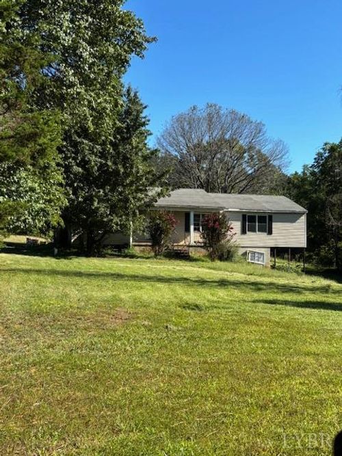 679 Woodline Dr, Concord, VA, 24538-3279 | Card Image