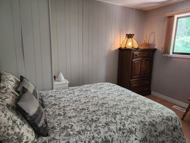 2 Zelia Crt, House other with 3 bedrooms, 2 bathrooms and 4 parking in Tiny ON | Image 11