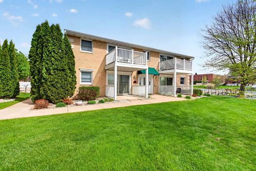 204-553 Gold Street, Green Lake, WI, 54941 | Card Image