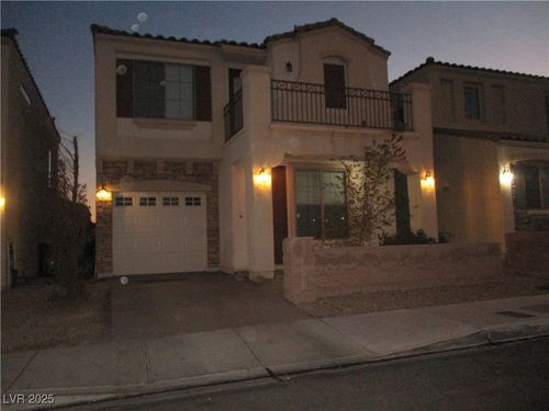 8229 Laredo Street, Las Vegas, NV, 89117 | Card Image