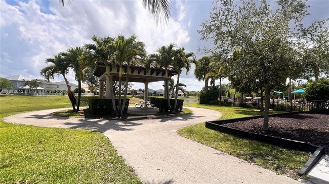 APT-505 - 4330 Hillcrest Dr, Condo with 1 bedrooms, 2 bathrooms and null parking in Hollywood FL | Image 43