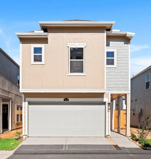 1916 Huntly Chase Dr, Houston, TX, 77080-2215 | Card Image