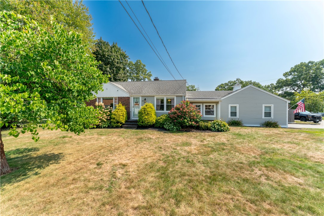 Gadoury Dr, Cumberland, RI 02864