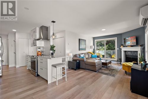 411-2529 Wark St, Victoria, BC, V8T4G7 | Card Image