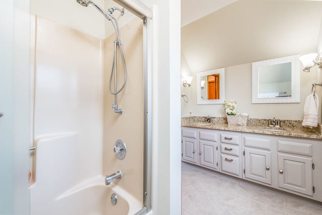 43388 N Oakcrest Ln, House other with 3 bedrooms, 2 bathrooms and 3 parking in Zion IL | Image 26