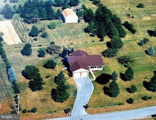 229 Hollis Dr, Gerrardstown, WV, 25420-4024 | Card Image