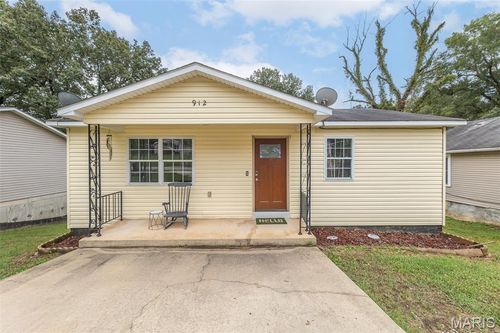 912 Adam St, Poplar Bluff, MO, 63901-6206 | Card Image