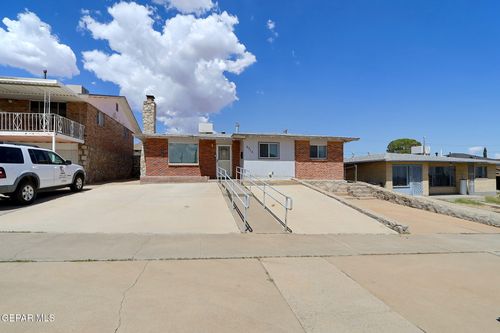 2715 Nations Ave, El Paso, TX, 79930-3814 | Card Image