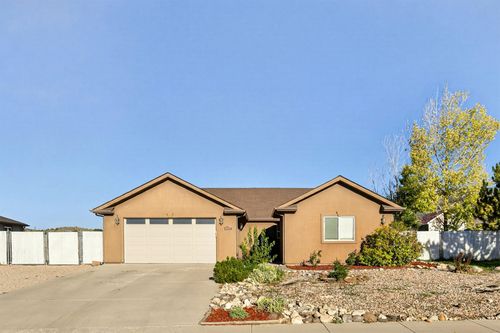 5202 Tomahawk Dr, Enoch, UT, 84721-8604 | Card Image