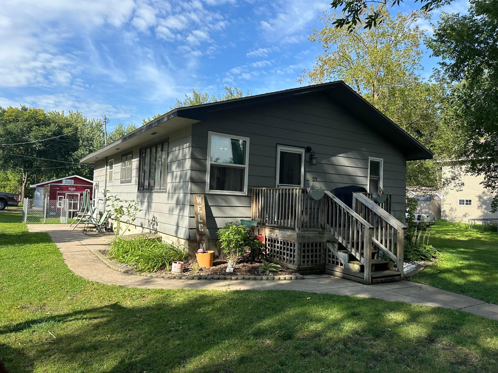 Hughes Ave, Montevideo, MN 56265