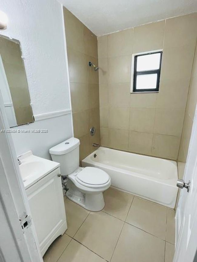 1 - 12121 Sw 216 Th St, Home with 2 bedrooms, 1 bathrooms and null parking in Miami FL | Image 14