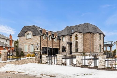 16 Shoreline Crescent, Grimsby, ON, L3M5B2 | Card Image