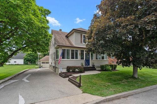 8 Beekman St, Poughkeepsie, NY, 12601-1906 | Card Image