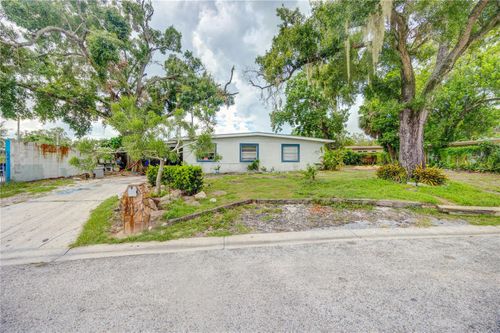 8608 Beverly Dr, Temple Terrace, FL, 33617-7108 | Card Image