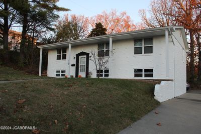 1209 Pondarosa, Home with 3 bedrooms, 1 bathrooms and null parking in JEFFERSON CITY MO | Image 1