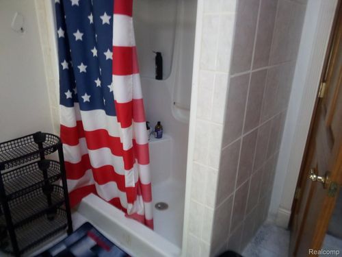 5255 N Seymour Road, Flushing Charter Township, MI, 48433 | Card Image