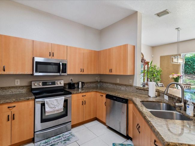 12468 Sw 44 Th Ct, Townhouse with 3 bedrooms, 3 bathrooms and null parking in Miramar FL | Image 10