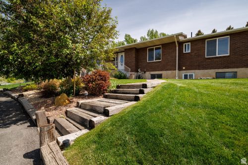 935 W 2500 S, Vernal, UT, 84078-4657 | Card Image