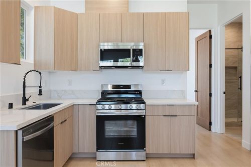 7700 1/2 Lasaine Avenue, Northridge, CA, 91325 | Card Image