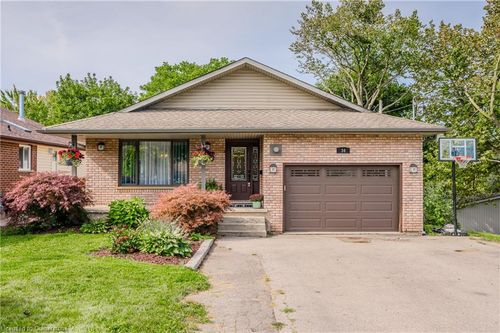 34 Kribs St, Cambridge, ON, N3C2L4 | Card Image
