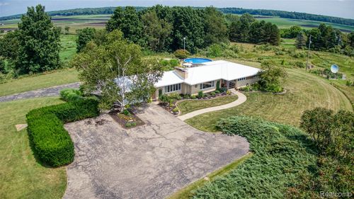 18999 Weller Rd, Gregory, MI, 48137-9522 | Card Image